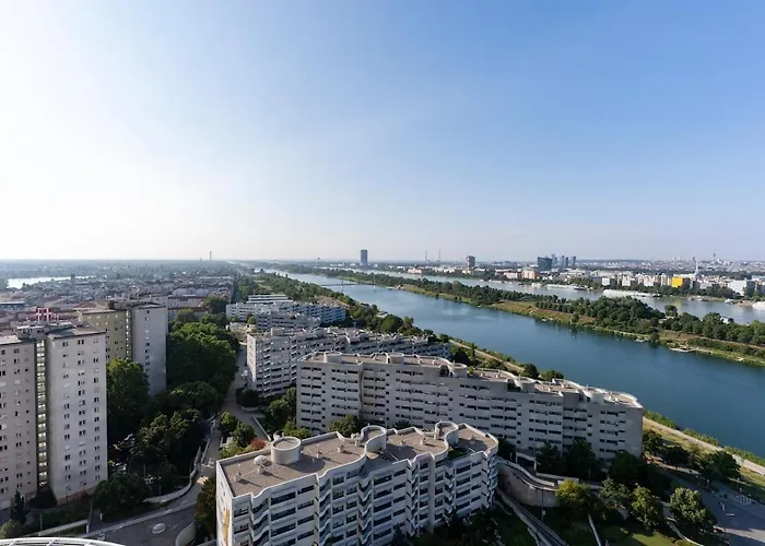 Josef's L Ueber Den Wolken L Danube Flats 03 * Wenen